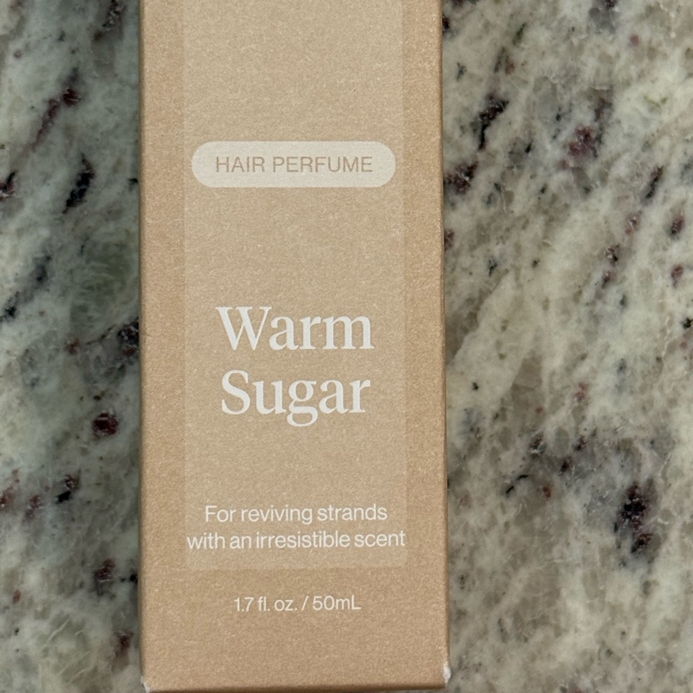 Kitsch Hair Perfume in Warm Sugar.